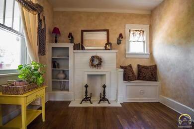 2110 SW 13th St, Topeka, KS 66604 - photo 2
