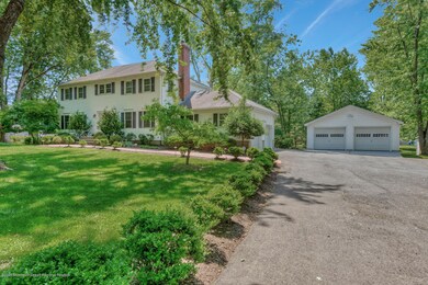 17 Algonquin Rd Holmdel NJ-large-004-004