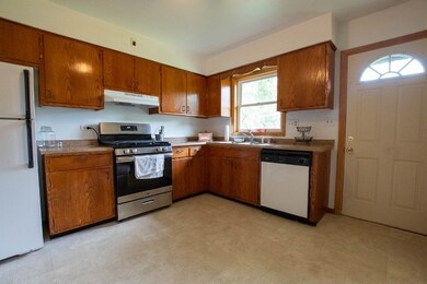 121 Kings Rd, Carpentersville, IL 60110 - photo 7