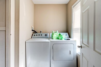 90 Palm St, Nashua, NH 03060 - photo 7