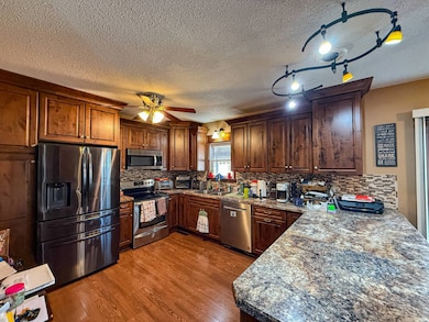 409 W Wilton St, Norton, KS 67654 - photo 6