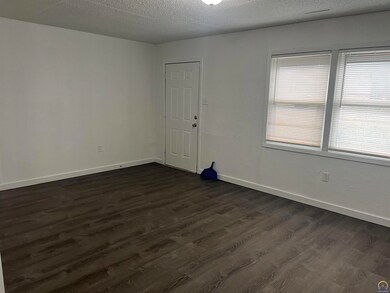434 SE 34th St, Topeka, KS 66605 - photo 2
