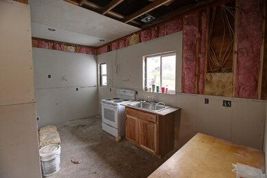 530 N Crosby St, Tekoa, WA 99033 - photo 5