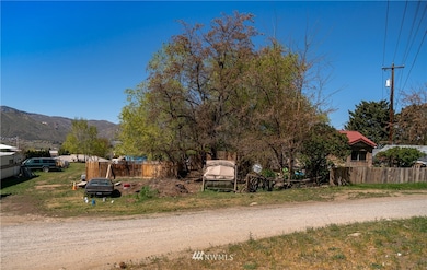 906 4th St SE, East Wenatchee, WA 98802 - photo 7