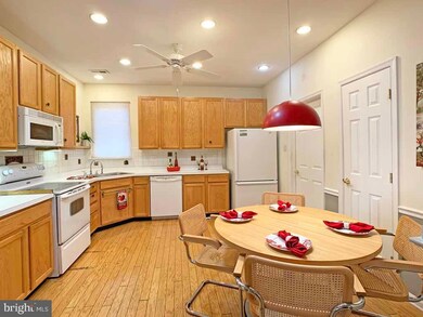 632 Bellflower Rd unit V238, Langhorne, PA 19047 - photo 6