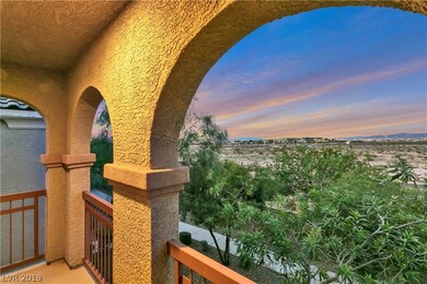 Views of Strip & Mountain from covered Patio