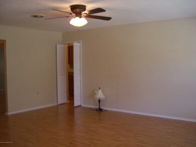 20 Amherst Road - Living Rm