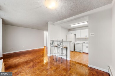 Radnor House unit 210, Bryn Mawr, PA 19010 - photo 6