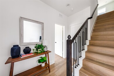 13325 Bee St unit 302, Farmers Branch, TX 75234 - photo 3