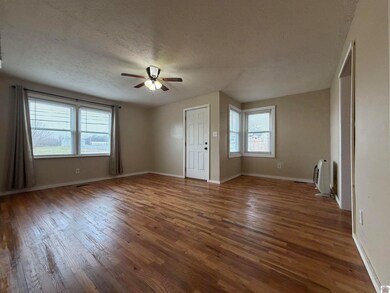 132 E Young St, Princeton, KY 42445 - photo 5