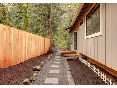 1180 Oxford Dr, Lake Oswego, OR 97034 - photo 2