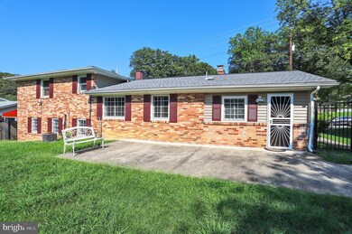 9107 Pinehurst Dr, Fort Washington, MD 20744 - photo 3