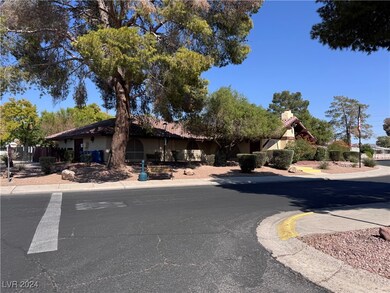 3670 Isle Royale Dr, Las Vegas, NV 89122 - photo 3