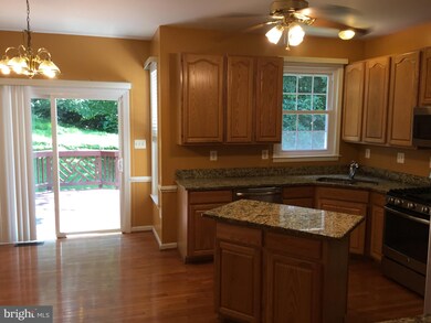 8075 Settle Ct, Waldorf, MD 20603 - photo 6