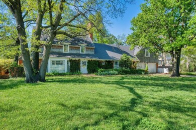 View of front of home featuring a front yard