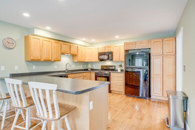 31 Rosanna Dr, Dover, NH 03820 - photo 6