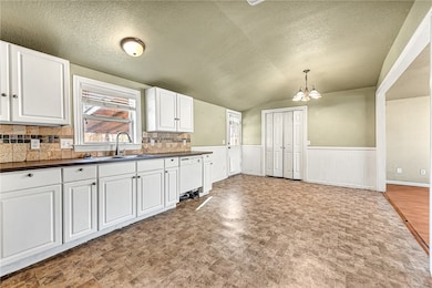 127 Washington St, Lowell, AR 72745 - photo 6