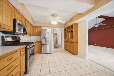 8065 Wildwood Ln unit 54CR, Darien, IL 60561 - photo 6