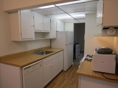 Kitchen w/Appliances