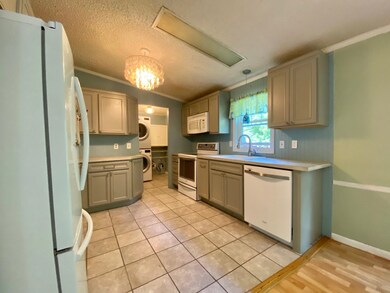 207 Redwood Rd, Loudon, NH 03307 - photo 5