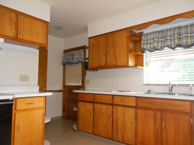 1830 E Cooke Rd, Columbus, OH 43224 - photo 5