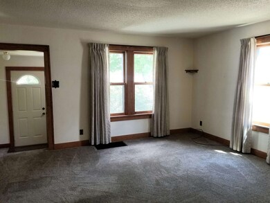 1812 W 7th St, Waterloo, IA 50702 - photo 6