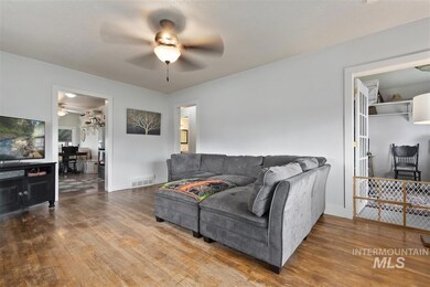 923 S Chestnut St, Nampa, ID 83686 - photo 4