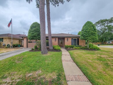 1302 Valleta Dr, Houston, TX 77008 - photo 2