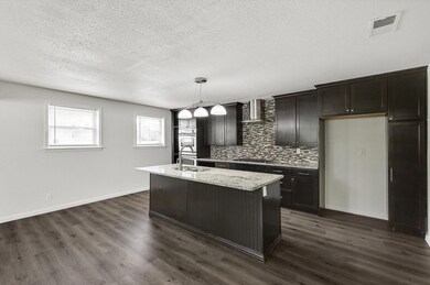 108 Reaves Ln, Hurst, TX 76053 - photo 7