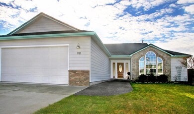 781 Ridgeway Ave, Central Point, OR 97502 - photo 2