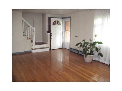 Entry/Foyer.