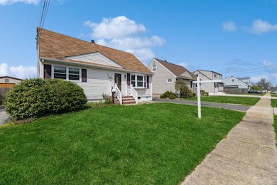 10 Barkalow St, South Amboy, NJ 08879 - photo 2
