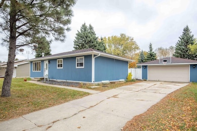 725 31st St N Fargo-6.jpg