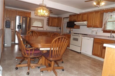 More than enough room in this kitchen for the larg