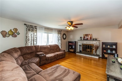 14 Candlewood Dr, Greenville, RI 02828 - photo 6