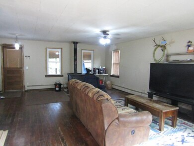 205 S 8th St, Basin, WY 82410 - photo 6