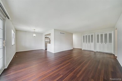 6151 Orchard Lake Rd unit 103, West Bloomfield, MI 48322 - photo 5