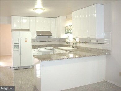 319 Arbor Ln, Woodlyn, PA 19094 - photo 5