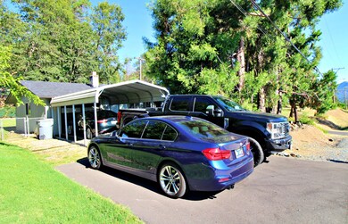 1115 NE Beacon Dr, Grants Pass, OR 97526 - photo 3