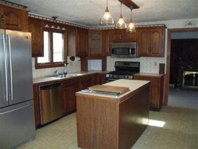 69 Candlewick Ln, Whitman, MA 02382 - photo 5