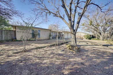 849 Edgehill Dr, Hurst, TX 76053 - photo 3