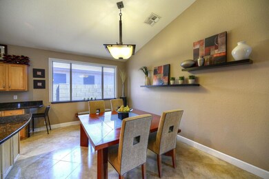 006_Dining