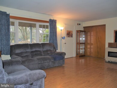 4741 Linda Ln, Emmaus, PA 18049 - photo 2