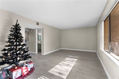 3301 Fairview Ln, Las Vegas, NV 89121 - photo 3