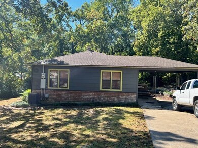 689 N Oakland Ave, Fayetteville, AR 72701 - photo 6