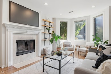 830 N Hermitage Ave unit 2, Chicago, IL 60622 - photo 2