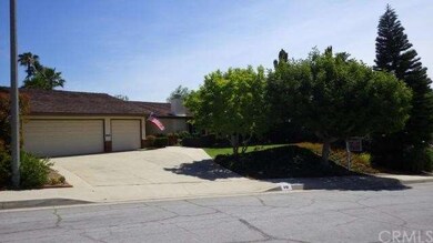 3 Car Garage. 