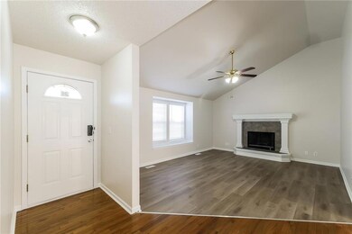 1609 Johnston Dr, Raymore, MO 64083 - photo 4