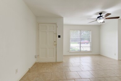 709 S Lee St, Alvin, TX 77511 - photo 6