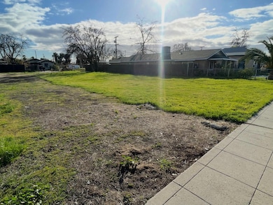 236 E Whitesbridge Ave, Fresno, CA 93706 - photo 4